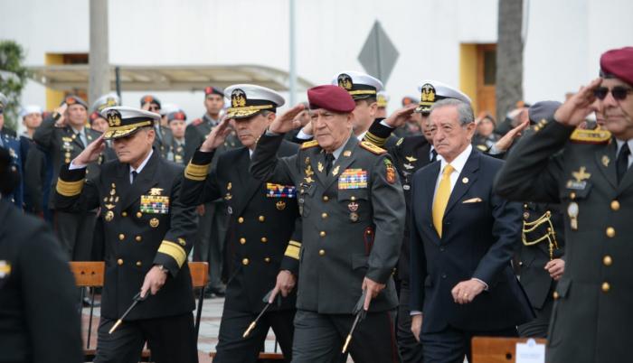 Oswaldo Jarrín, ministro de Defensa, en la ceremonia de nombramiento del nuevo Jefe del Comando Conjunto de las Fuerzas Armadas Luis Lara.