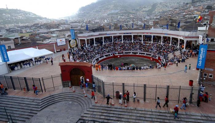 Juan Belmonte, llamado el Pasmo de Triana, fue un matador de toros español, probablemente el más popular y considerado por muchos como el “fundador del toreo moderno”.