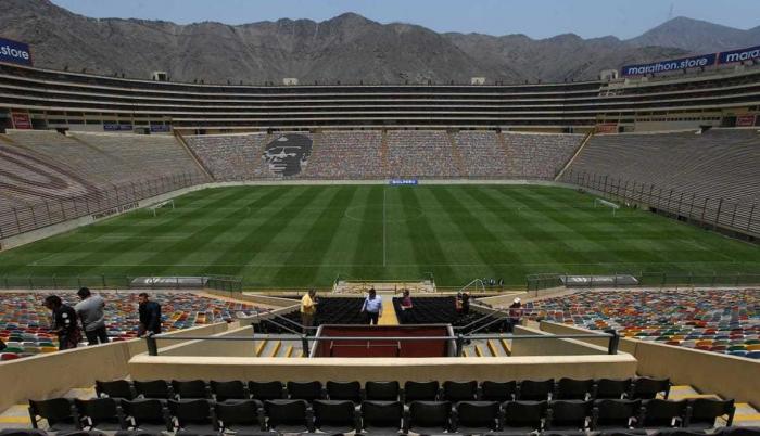 Existe deterioro en ciertos asientos de este estadio.