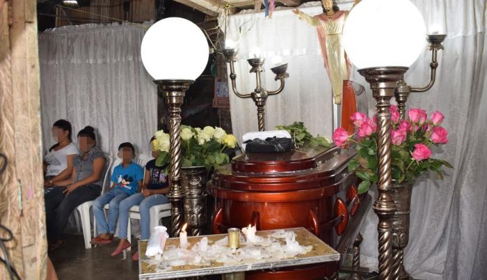 El velorio se llevó a cabo en la casa de la abuelita de la menor.