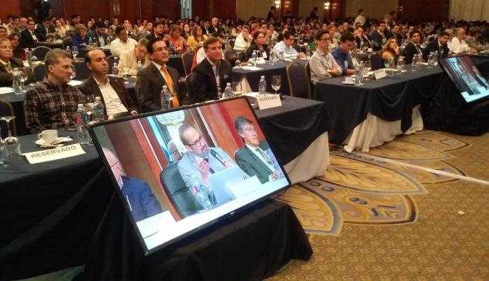En el hotel Hilton Colon se realizó el congreso Buscando Alternativas para un Nuevo Ecuador.