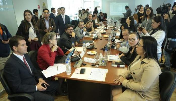 La comisión decidió unificar las propuestas para iniciar el análisis.