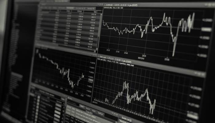 Durante las protestas, el riesgo país alcanzó un ‘peak’ de 823 puntos básicos.