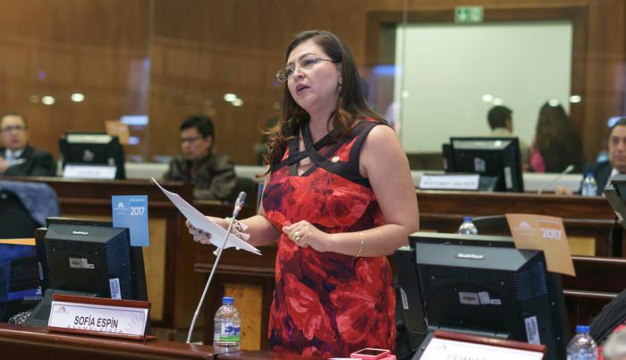 Espín, junto a Cadena, son acusadas por la exagente Diana Falcón en el caso Balda.