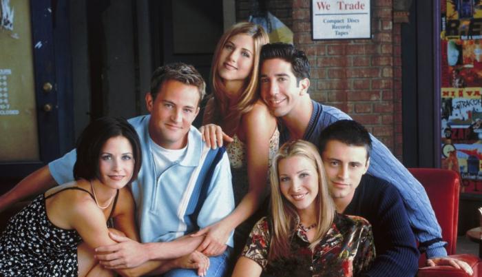 Matthew Perry (segundo a la izquierda) es el único del elenco sin cuenta de Instagram.