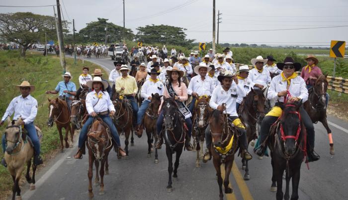 Los jinetes representaron a 24 cantones del Guayas, entre ellos, Balzar,_Colimes, Daule, entre otros.