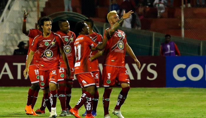 Alejandro Rebola (d), en la celebración de su gol, junto a sus compañeros.