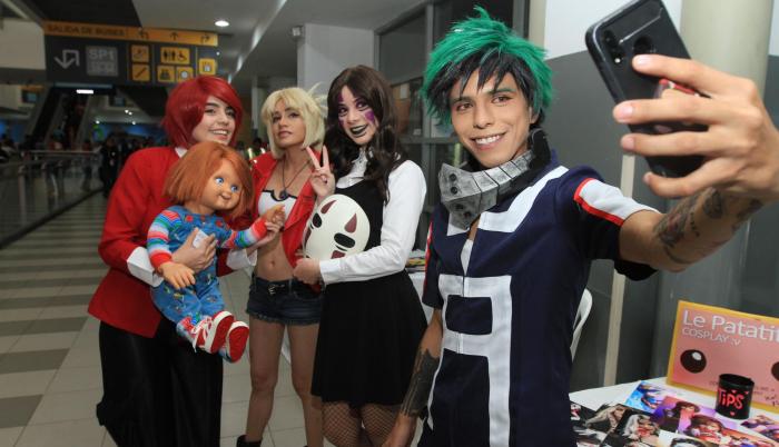 Jóvenes realizaron cosplay de sus personajes favoritos.