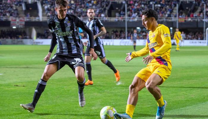 En el once titular del Barça figuró el delantero ecuatoriano Enrique Saverio.