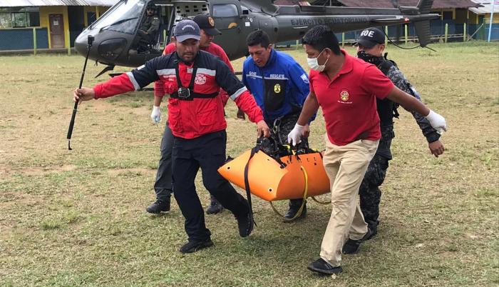 El helicóptero de la Aviación del Ejército estuvo siempre activo trasladando a buzos del GOE.
