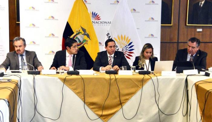 Asamblea. El ministro Martínez acudió ayer al Legislativo para explicar la situación del Gobierno.