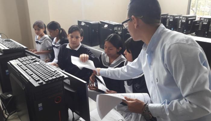 Los docentes serán evaluados en la especialidad que están dictando sus clases.