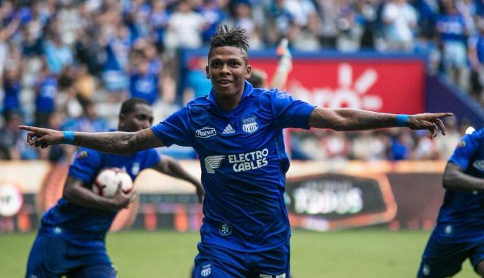 Arce pudo convertir 2 goles con la camiseta del Bombillo.