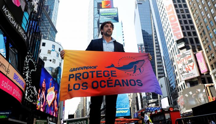 Javier Bardem y Greenpeace piden en Times Square un tratado para los océanos