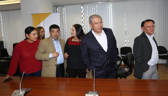 La Comisión de Gobiernos Autónomos es una de las dos comisiones especializadas permanentes que no logran instalarse desde hace tres meses. Asambleístas de AP, PSC, correístas, independientes y SUMA no aceptan la designación del legislador Héctor Yépez (CR