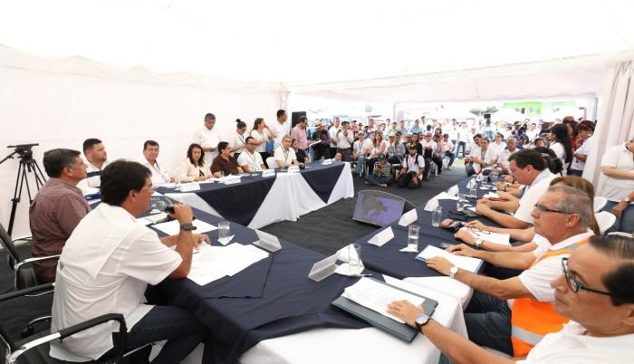 Prefecto, alcaldes y demás autoridades participaron del cabildo.