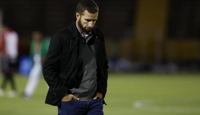 La última caída ante Fuerza Amarilla motivó su renuncia.