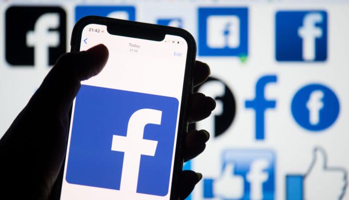 Se ha determinado varias estimaciones sobre la fecha en que el número de muertos superará el de los vivos en Facebook.
