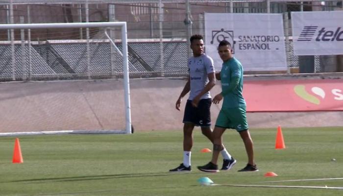Su entrenador, el uruguayo Guillermo Almada, explicó el motivo de la ausencia del extremo ecuatoriano en el equipo ‘Guerrero.