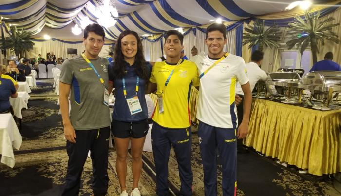 David Castro, Samantha Arévalo, David Farinango y Armando Matute en la sede de las competencias.