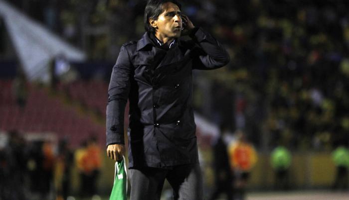 Silva, de 45 años, tiene al equipo azuayo en la décima casilla de la LigaPro.