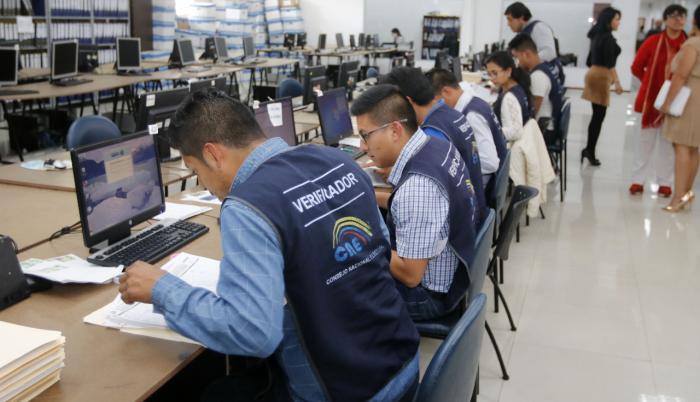 Capacitación para la verificación de firmas en el pedido de eliminación de la pensión vitalicia.