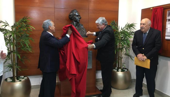 Francisco Ceballos, gerente hospitalario, inauguró el acto.
