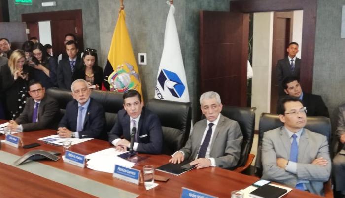 En la sesión participaron el ministro de Hidrocarburos, Carlos Pérez, junto al viceministro Patricio Larrea; también el gerente de Petroecuador, Pablo Flores, y el representante del Programa de las Naciones Unidas para el Desarrollo (PNUD), Nuno Queiros.
