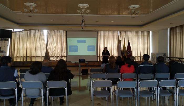 La doctora del MSP dio consejos a los servidores de la DGAC.