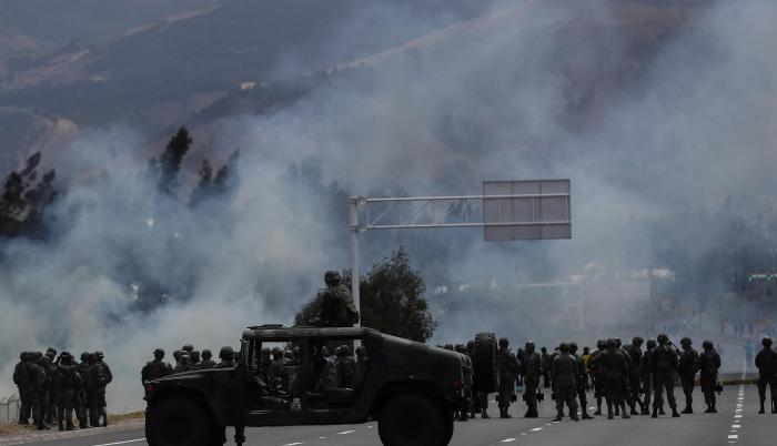 Los militares refuerzan la seguridad.