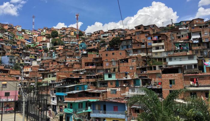 La Comuna. Se asemeja a Mapasingue y las escaleras han servido para conectar a sus habitantes.