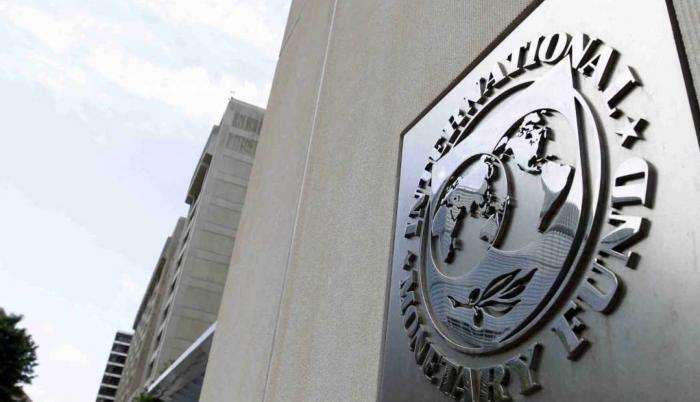 De la medida se esperaba un ahorro para el Estado de más de $ 1.500 millones, con el fin de conseguir un ajuste global equivalente al 5 % del Producto Interno Bruto para 2021.