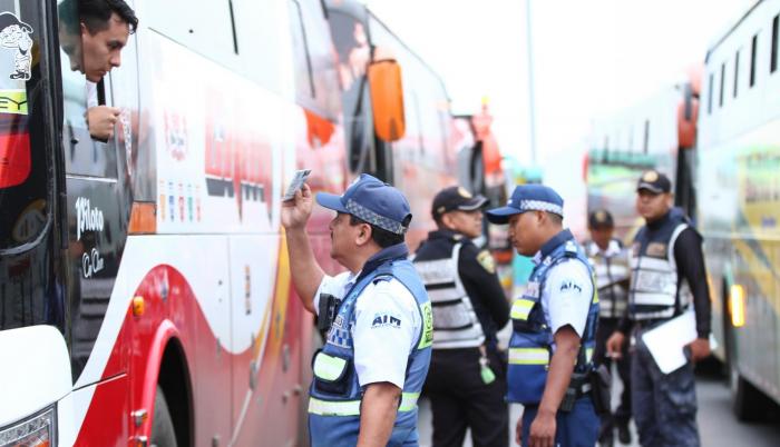 Los buses intra e interprovinciales tuvieron mayores precauciones.