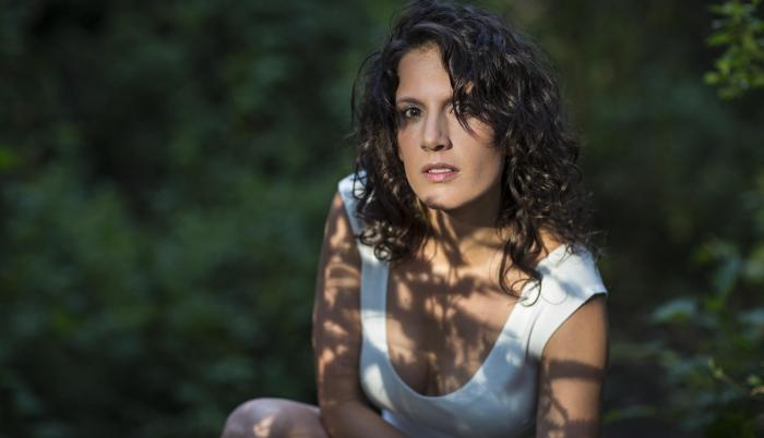 La cantante quiteña escribió una canción en honor a la ciudad, no quería ponerla en ritmos tradicionales como pasillo o pasacalle así que utilizó el género brasileño.