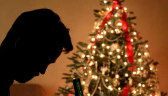 Según la OMS, más de 800 mil personas se suicidan cada año en el mundo, convirtiéndolo en la segunda causa principal de defunción en personas de 15 a 29 años.