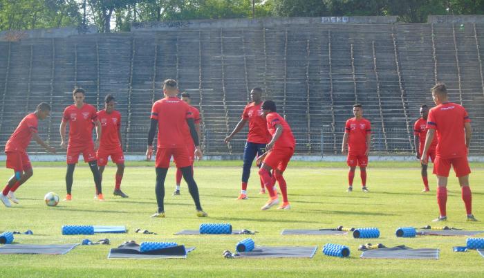 Los muchachos de la Mini-Tri volvieron a entrenar con normalidad.