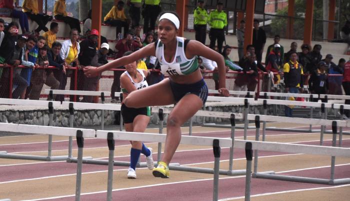 Landázuri se convirtió en la segunda atleta más completa de los Juegos de Menores tras ubicarse en el segundo lugar del hexatlón.