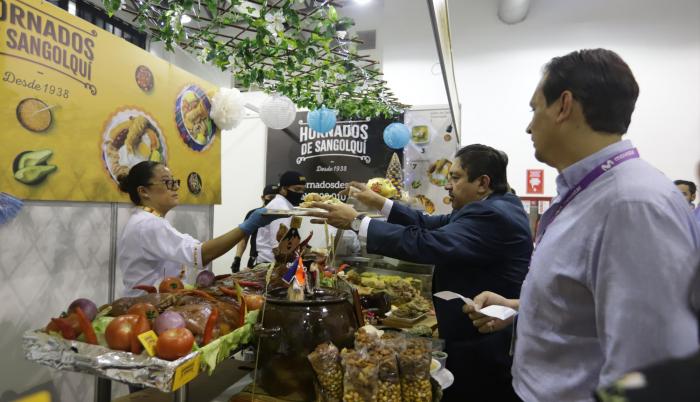 La feria. Forma parte de las actividades que se realizan anualmente en este mes por las fiestas julianas.