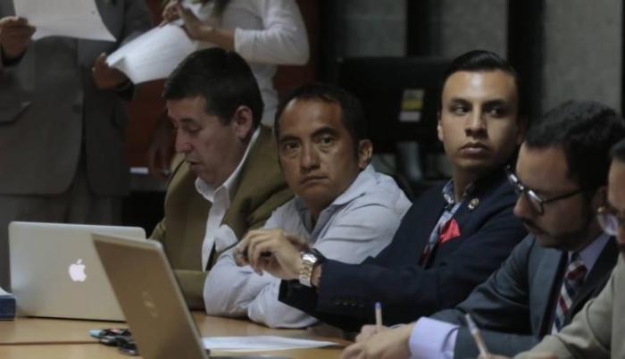 La fiscal Diana Salazar formuló cargos en contra del asambleísta Yofre Poma y ocho personas por su presunta participación en paralización de un servicio público.