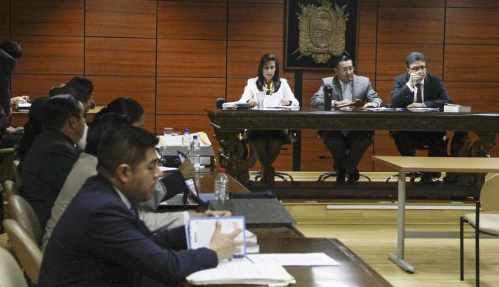 Los jueces Ivan Saquisela (ponente), Marco Rodríguez y Silvia Sánchez instalan audiencia de juzgamiento en contra de Pedro Delgado por el caso de peculado.