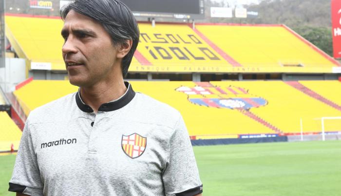 La decisión de la directiva ‘canaria’ ha generado reacciones diversas. El exfutbolista Carlos Torres Garcés mostró su desacuerdo con la medida.