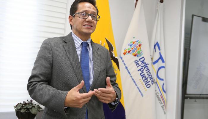 Freddy Carrión Intriago, defensor del pueblo, firmo convenio de cooperación interinstitucional.