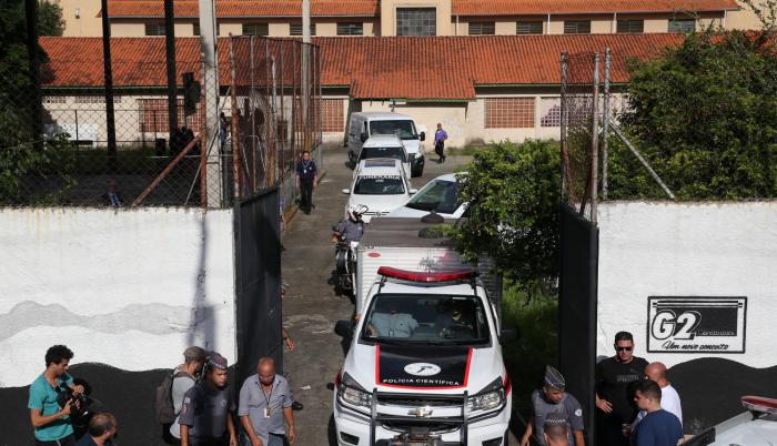 El ataque fue perpetrado por un adolescente y un hombre de 25 años, que serían exalumnos y que luego se suicidaron.