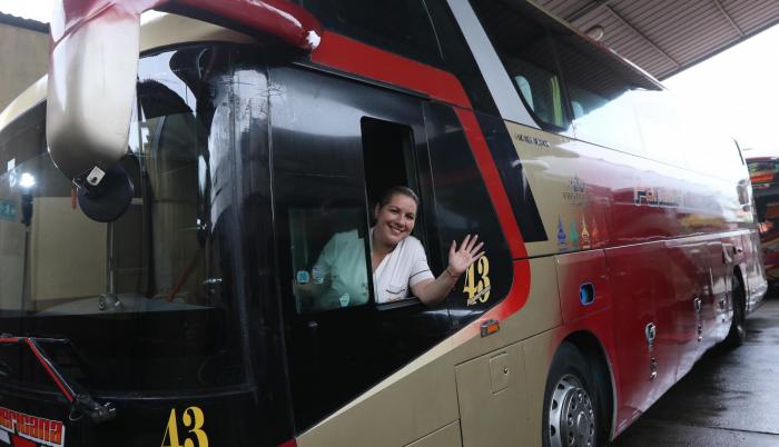 Referencial. Los buses que tengan todo en regla tendrán adherido al parabrisas la leyenda “Feriado Seguro”.
