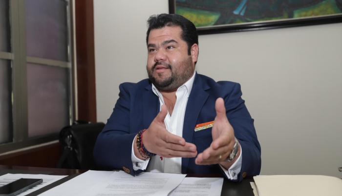 Nayid Lara también fue subsecretario del Ministerio de Trabajo, asesor jurídico del Parque Nacional Galápagos, de la Subsecretaría de Acuacultura y de la Secretaría Nacional de Comunicación (Secom).