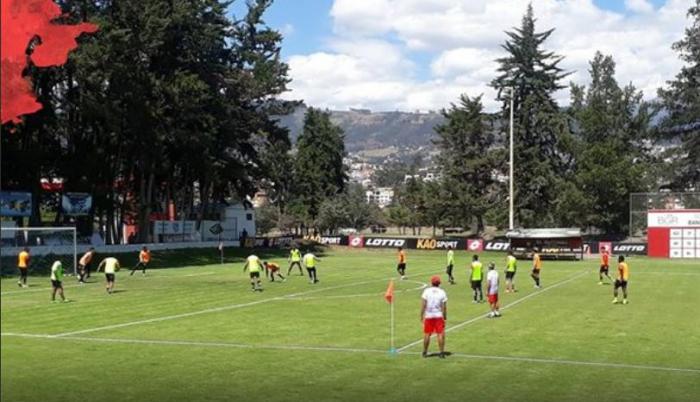 El tiempo de paralización servirá para que el entrenador Marcelo Zuleta recupere algunos jugadores, como Washington Vera, quien tuvo un problema dental.