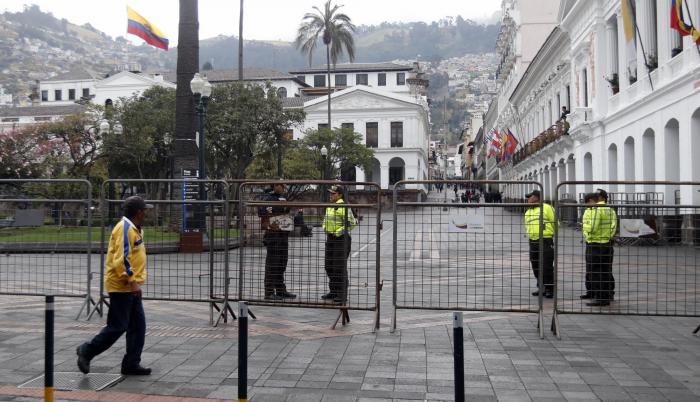 Carondelet. Comenzó la semana con fuertes protestas en Carchi, prolongadas desde el martes anterior, y con reproches a un eventual alza del IVA.
