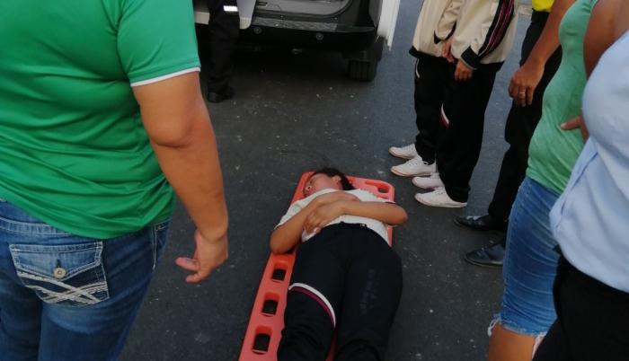Los estudiantes fueron llevados al hospital en ambulancias del Cuerpo de Bomberos.