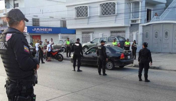 Referencial. Alrededor de 95 personas fueron detenidas el operativo semanal efectuado por miembros de la Policía Nacional, informó el gobernador del Guayas, Pedro Pablo Duart.