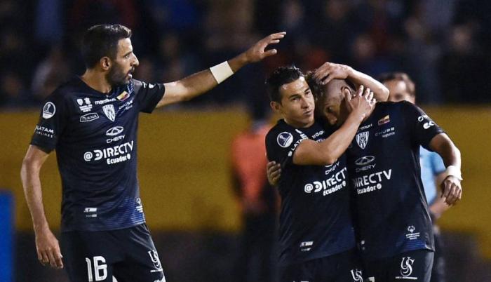 El plantel rayado está planificando la construcción de su cancha deportiva así queden campeones o no.